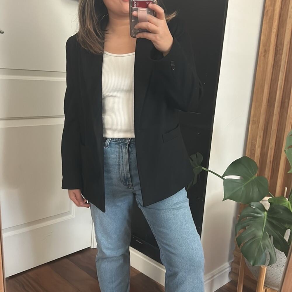 Vintage Classic Oversized 100% Pure Wool Petite Blazer in Black. 8P